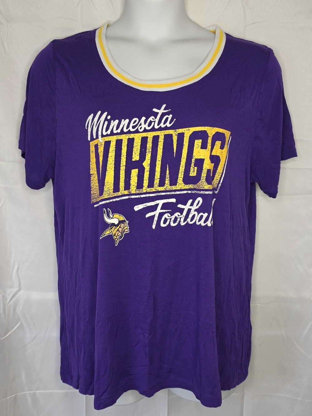 NFL Team Women's Minnesota Vikings Purple Logo Tee Football Size 2XL 3018